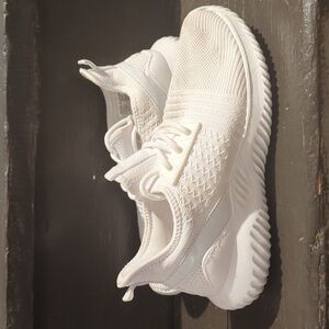 Girls size 5 sneakers